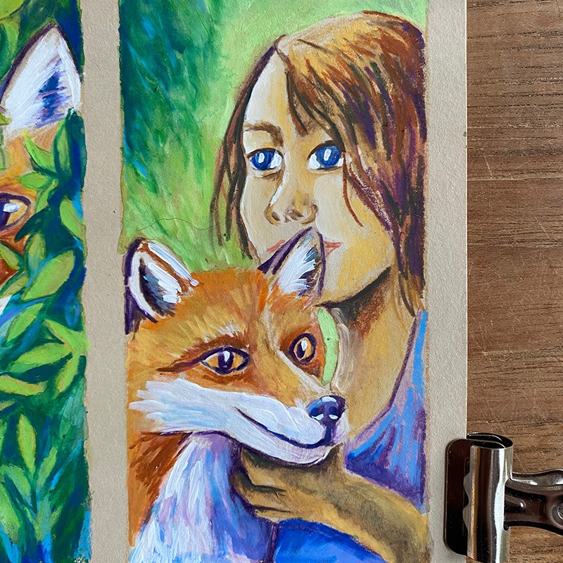 Page de carnet beige illustrant le portrait d’un enfant accompagné du même renard. Les techniques mixtes ajoutent une texture subtile à cette scène, qui mêle tendresse et naturel.