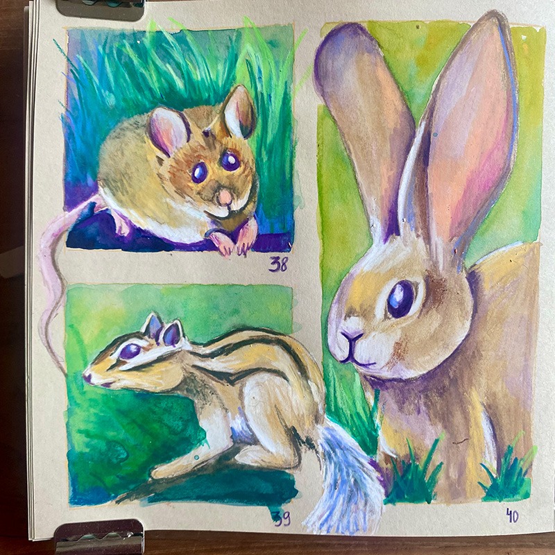 Page de carnet beige illustrant un lapin, une souris et un écureuil, chacun dessiné séparément sans interaction. Les teintes de brun, mauve et vert apportent une harmonie naturelle à cette composition animalière