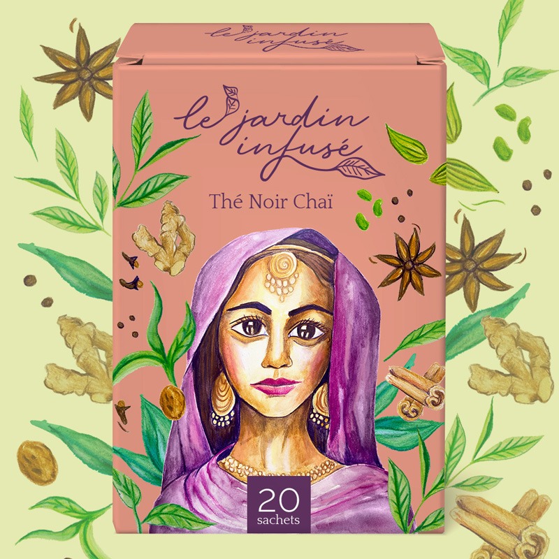 Packaging illustré de thé Chaï, avec un portrait de femme peint en mix média (aquarelle, crayon, pastel à la cire). Les éléments de la recette – épices, thé noir et feuilles de thé – l'entourent, renforçant l'évocation de chaleur et de réconfort. L'illustration, avec ses teintes chaudes et épicées, invite à une expérience sensorielle enveloppante et apaisante.