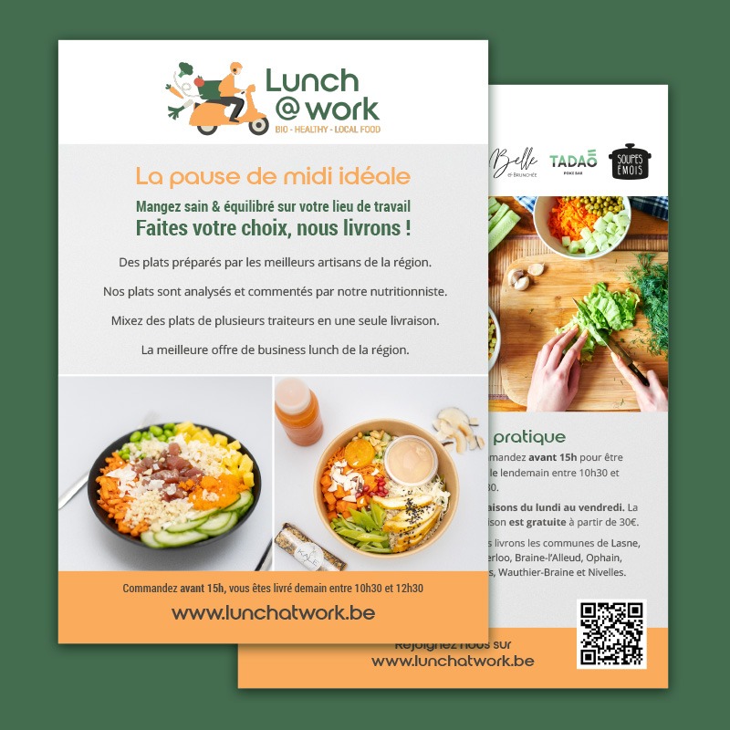 Flyer aux tons verts et orange, mettant en avant une photo appétissante de deux salades fraîches et colorées, soigneusement préparées et proposées par le service. En haut, le texte en caractères modernes et accueillants annonce : 'La pause de midi idéale.' L’ensemble dégage une atmosphère saine et gourmande, soulignant la qualité des ingrédients et la simplicité du service de livraison bio.